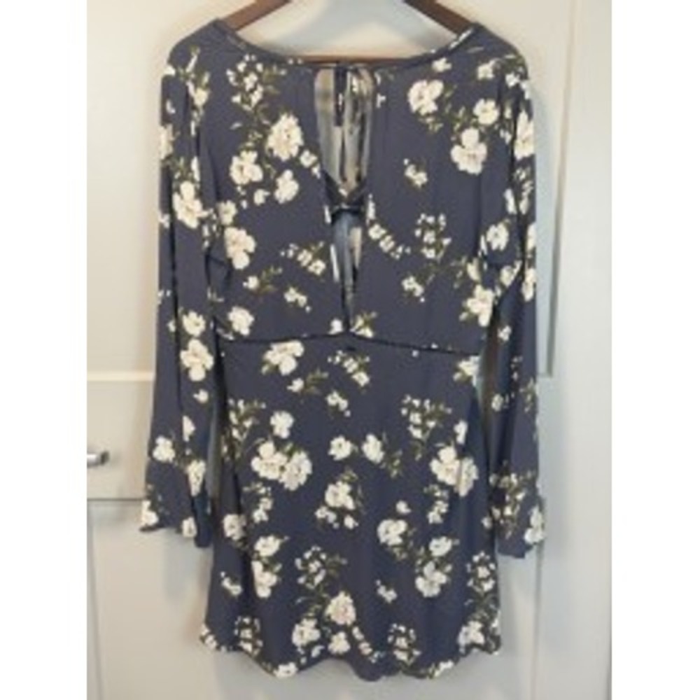 O'Neill Stevie Kendra Gray Floral Eyelet Mini Dress Size Medium - Picture 3 of 9
